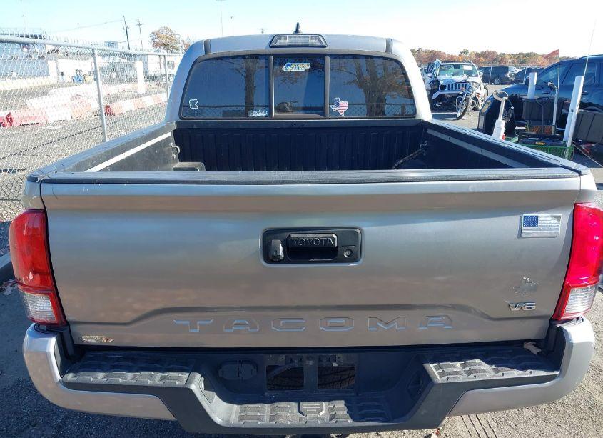 Photo 16 of 2016 Toyota Tacoma TRD SPORT (VIN 3TMCZ5ANXGM031337)