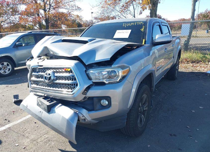 Photo 2 of 2016 Toyota Tacoma TRD SPORT (VIN 3TMCZ5ANXGM031337)