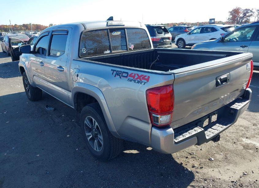 Photo 3 of 2016 Toyota Tacoma TRD SPORT (VIN 3TMCZ5ANXGM031337)