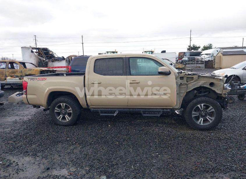 Photo 14 of 2017 Toyota Tacoma TRD SPORT (VIN 3TMCZ5ANXHM052920)