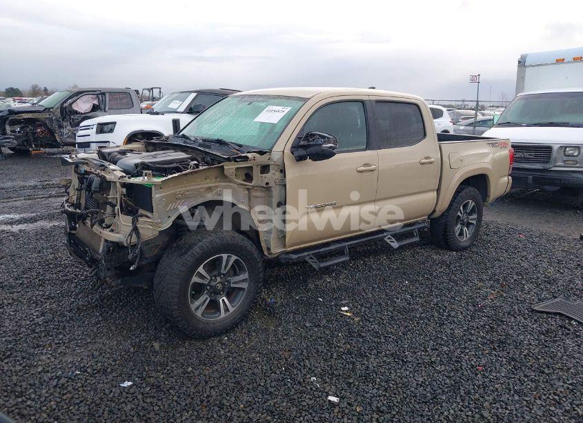 Photo 2 of 2017 Toyota Tacoma TRD SPORT (VIN 3TMCZ5ANXHM052920)