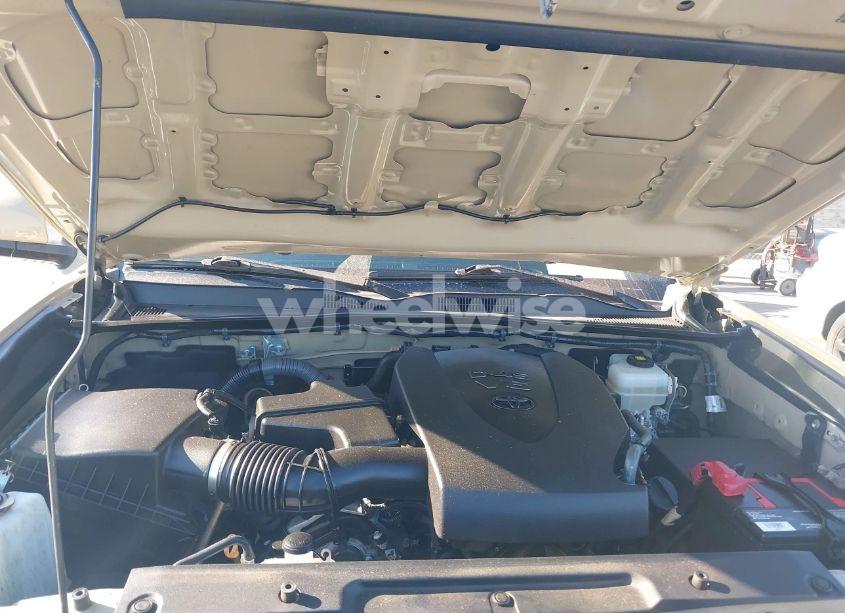 Photo 10 of 2017 Toyota Tacoma TRD OFF ROAD (VIN 3TMCZ5ANXHM094309)