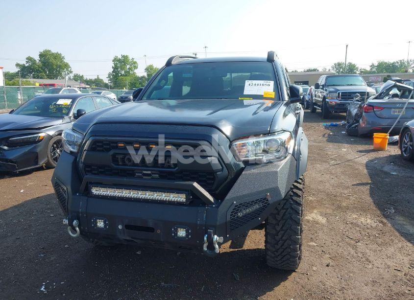 Photo 12 of 2017 Toyota Tacoma TRD OFF ROAD (VIN 3TMCZ5ANXHM099610)