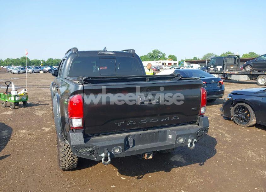 Photo 16 of 2017 Toyota Tacoma TRD OFF ROAD (VIN 3TMCZ5ANXHM099610)