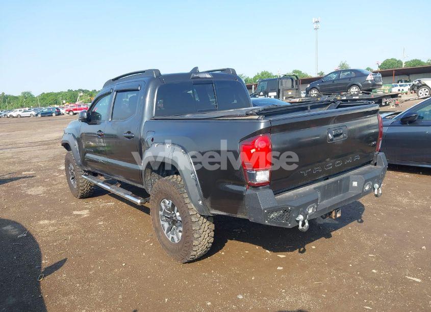 Photo 3 of 2017 Toyota Tacoma TRD OFF ROAD (VIN 3TMCZ5ANXHM099610)