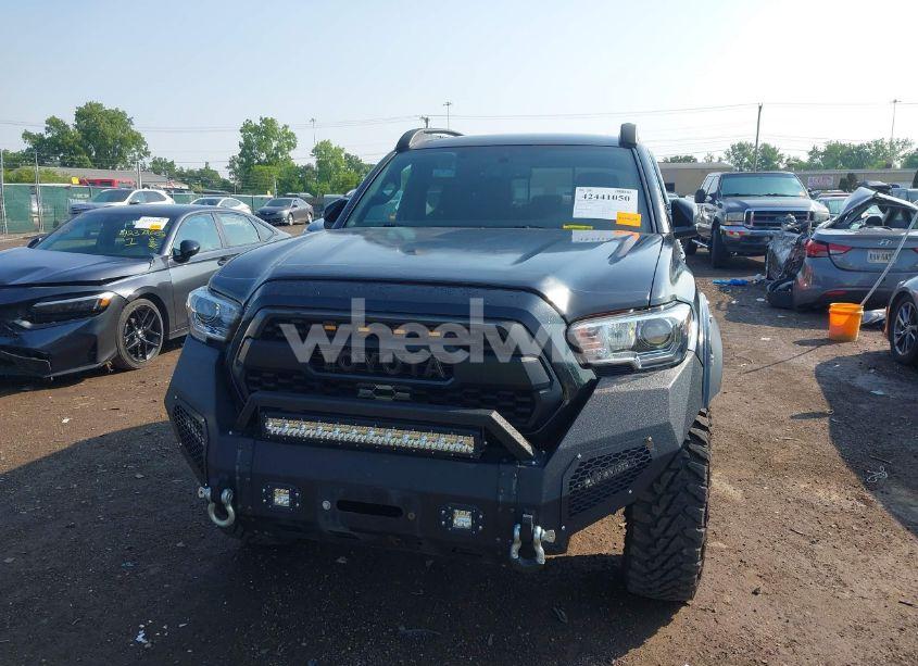 Photo 6 of 2017 Toyota Tacoma TRD OFF ROAD (VIN 3TMCZ5ANXHM099610)