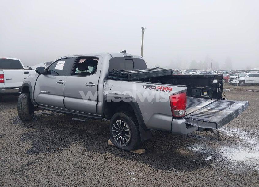 Photo 3 of 2017 Toyota Tacoma TRD OFF ROAD (VIN 3TMCZ5ANXHM101114)