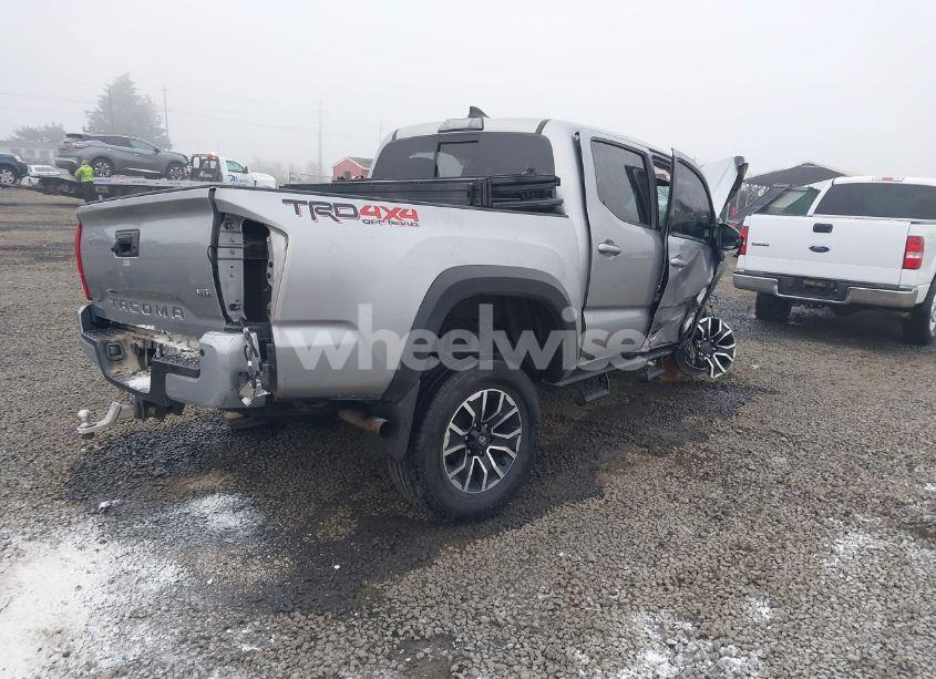 Photo 4 of 2017 Toyota Tacoma TRD OFF ROAD (VIN 3TMCZ5ANXHM101114)