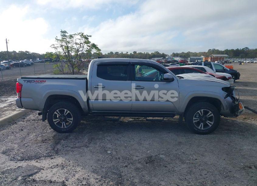 Photo 13 of 2017 Toyota Tacoma TRD SPORT (VIN 3TMCZ5ANXHM116311)