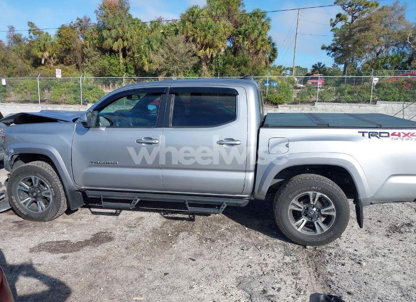 Photo 14 of 2017 Toyota Tacoma TRD SPORT (VIN 3TMCZ5ANXHM116311)