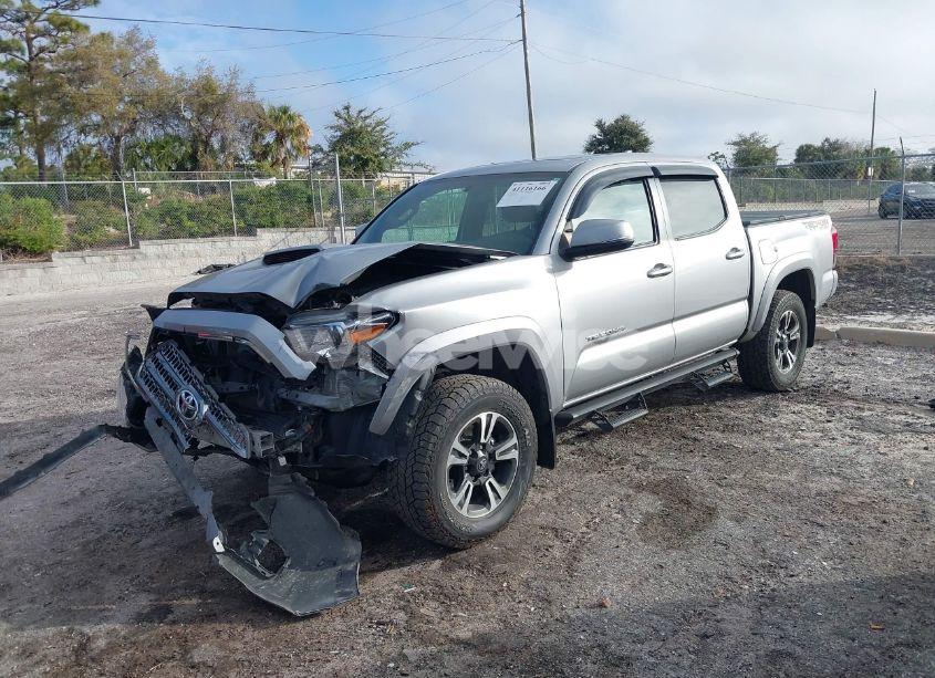Photo 2 of 2017 Toyota Tacoma TRD SPORT (VIN 3TMCZ5ANXHM116311)
