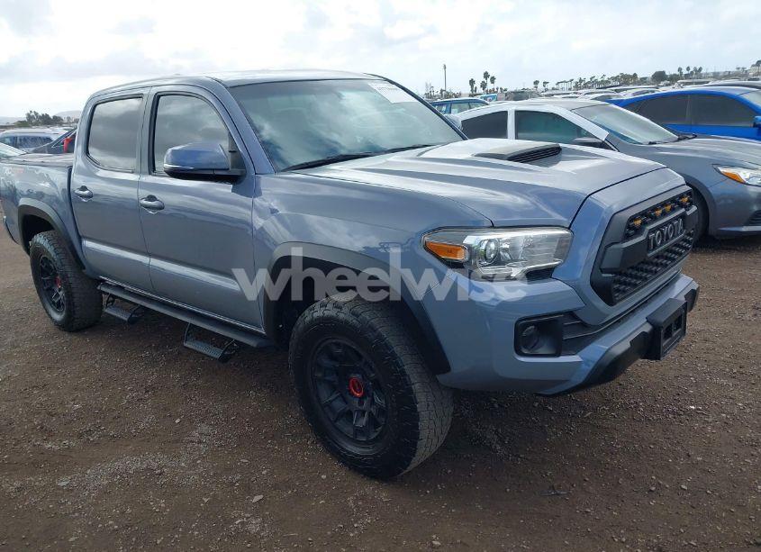2018 Toyota Tacoma TRD OFF ROAD (VIN 3TMCZ5ANXJM138914) main photo