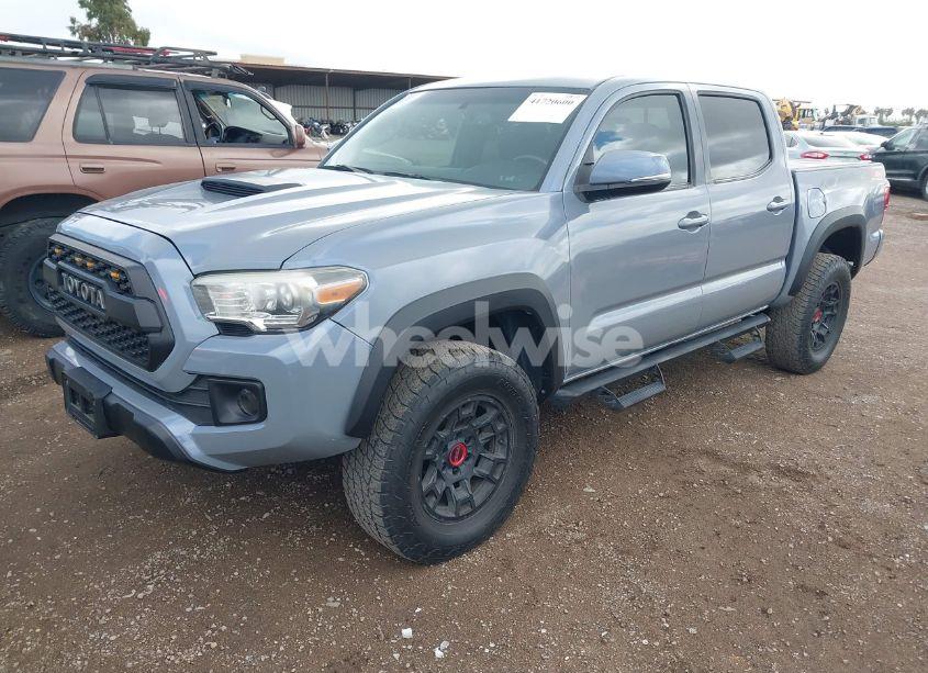Photo 2 of 2018 Toyota Tacoma TRD OFF ROAD (VIN 3TMCZ5ANXJM138914)