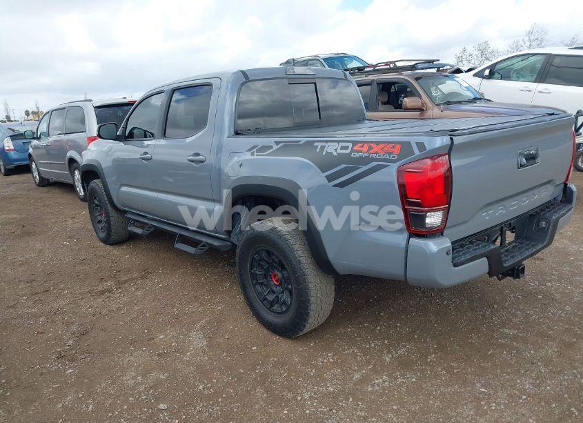 Photo 3 of 2018 Toyota Tacoma TRD OFF ROAD (VIN 3TMCZ5ANXJM138914)