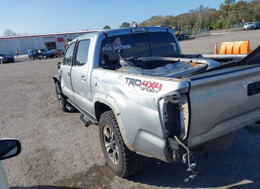 Photo 3 of 2018 Toyota Tacoma TRD SPORT (VIN 3TMCZ5ANXJM147564)
