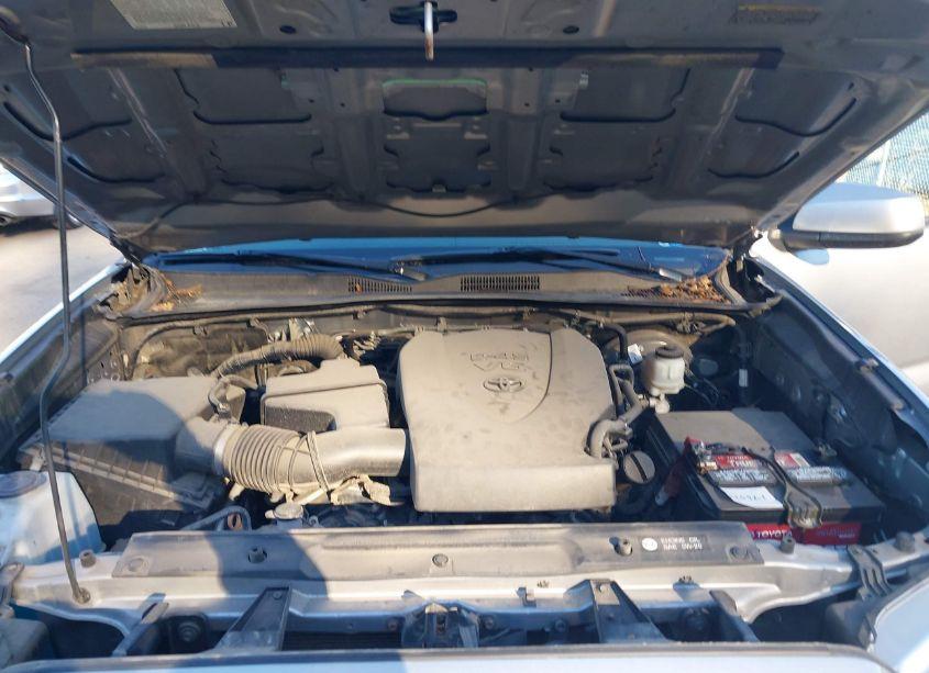 Photo 10 of 2018 Toyota Tacoma SR V6 (VIN 3TMCZ5ANXJM160413)