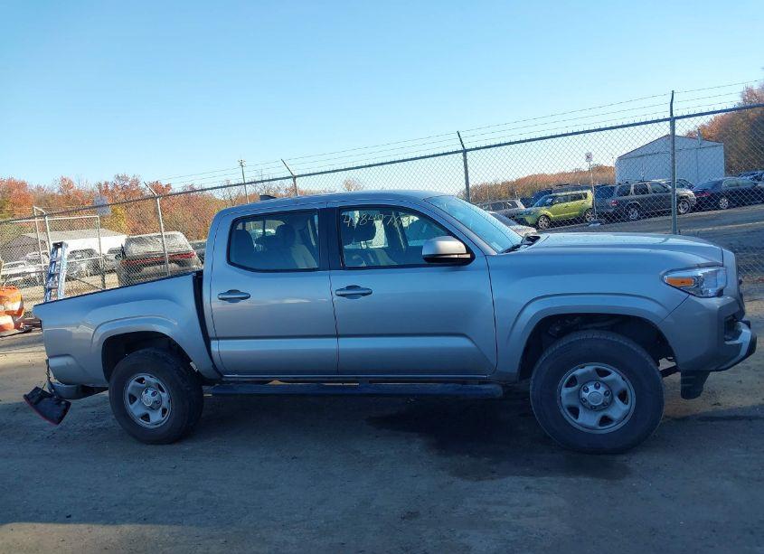 Photo 13 of 2018 Toyota Tacoma SR V6 (VIN 3TMCZ5ANXJM160413)