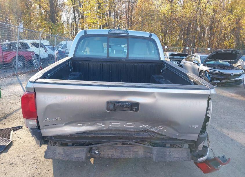 Photo 16 of 2018 Toyota Tacoma SR V6 (VIN 3TMCZ5ANXJM160413)