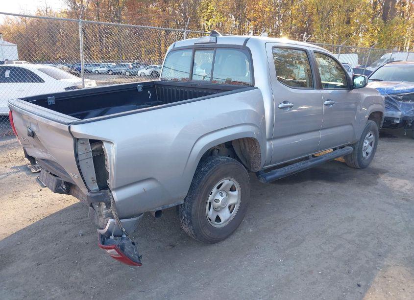 Photo 4 of 2018 Toyota Tacoma SR V6 (VIN 3TMCZ5ANXJM160413)