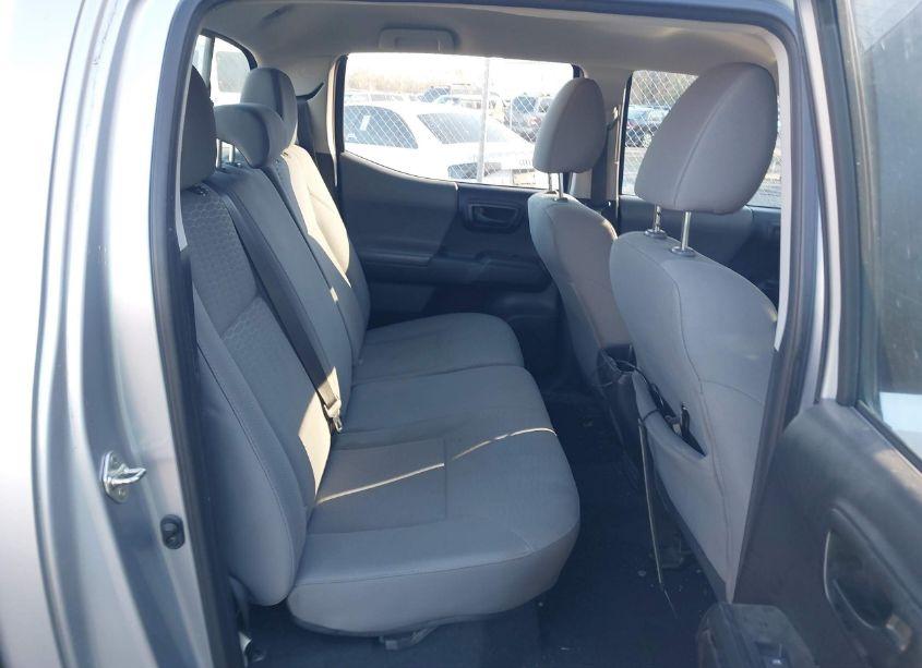 Photo 8 of 2018 Toyota Tacoma SR V6 (VIN 3TMCZ5ANXJM160413)