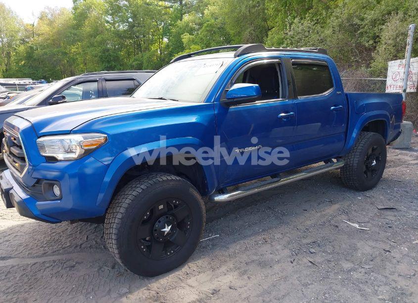 Photo 2 of 2018 Toyota Tacoma SR5 V6 (VIN 3TMCZ5ANXJM168009)