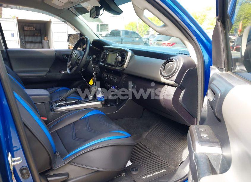 Photo 5 of 2018 Toyota Tacoma SR5 V6 (VIN 3TMCZ5ANXJM168009)