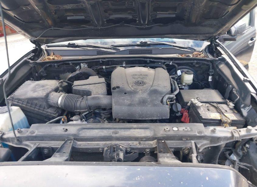 Photo 10 of 2018 Toyota Tacoma TRD SPORT (VIN 3TMCZ5ANXJM168348)