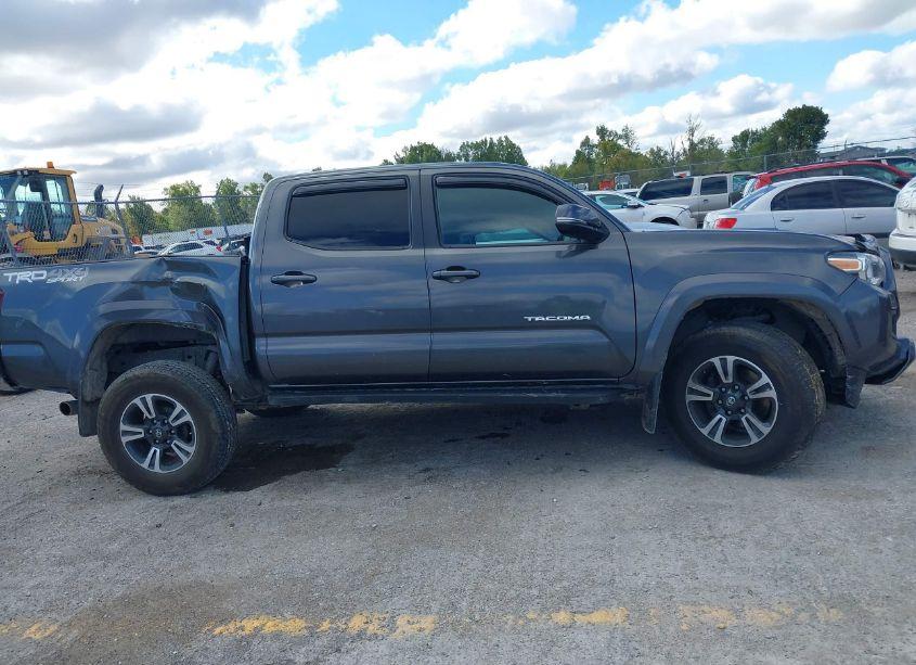 Photo 13 of 2018 Toyota Tacoma TRD SPORT (VIN 3TMCZ5ANXJM168348)