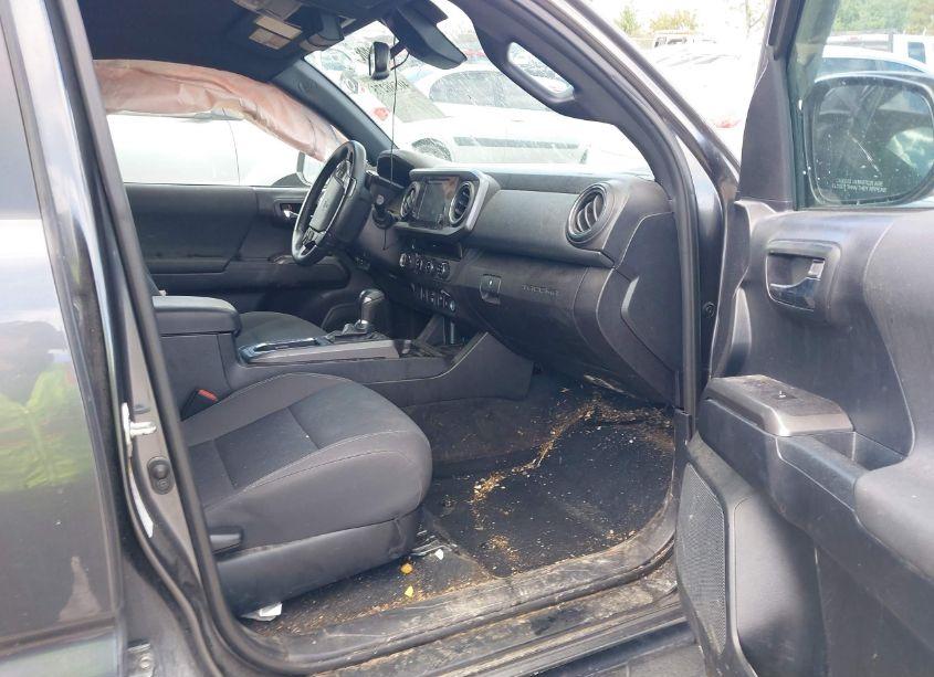 Photo 5 of 2018 Toyota Tacoma TRD SPORT (VIN 3TMCZ5ANXJM168348)