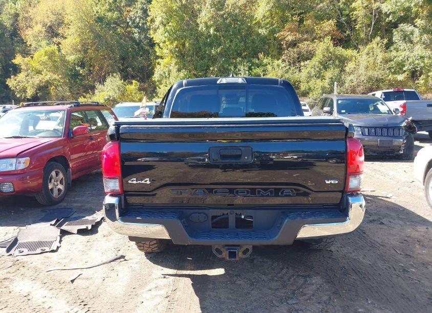 Photo 16 of 2018 Toyota Tacoma SR5 V6 (VIN 3TMCZ5ANXJM184128)