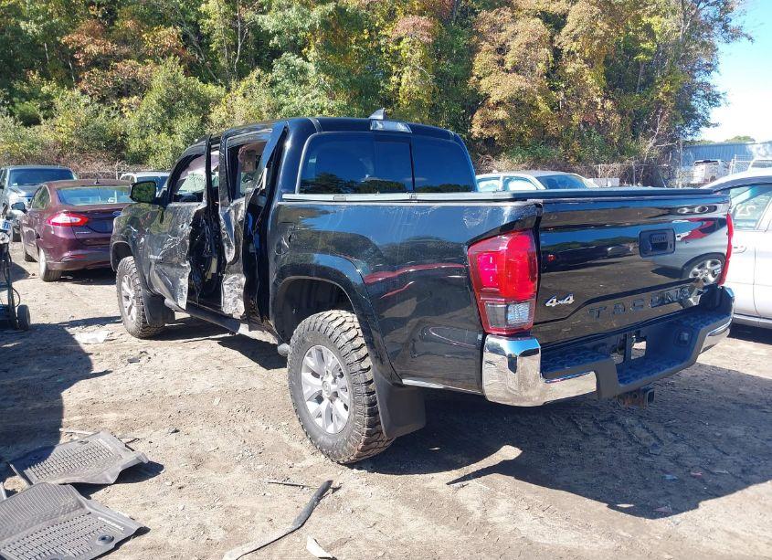 Photo 3 of 2018 Toyota Tacoma SR5 V6 (VIN 3TMCZ5ANXJM184128)