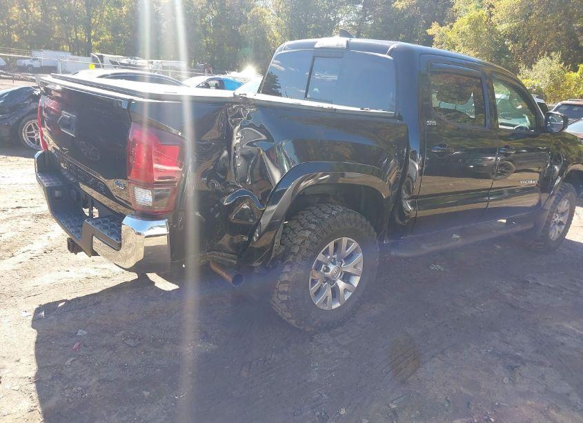 Photo 4 of 2018 Toyota Tacoma SR5 V6 (VIN 3TMCZ5ANXJM184128)