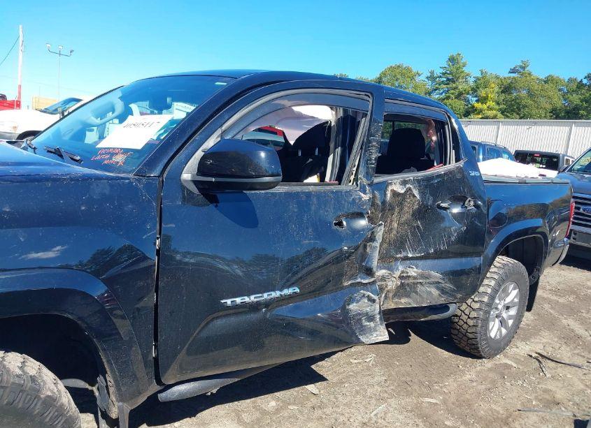 Photo 6 of 2018 Toyota Tacoma SR5 V6 (VIN 3TMCZ5ANXJM184128)