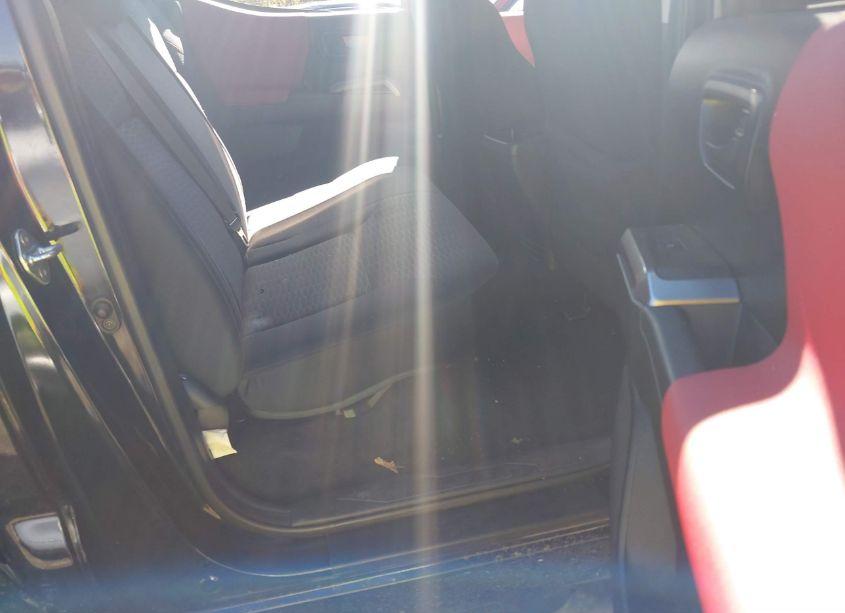 Photo 8 of 2018 Toyota Tacoma SR5 V6 (VIN 3TMCZ5ANXJM184128)