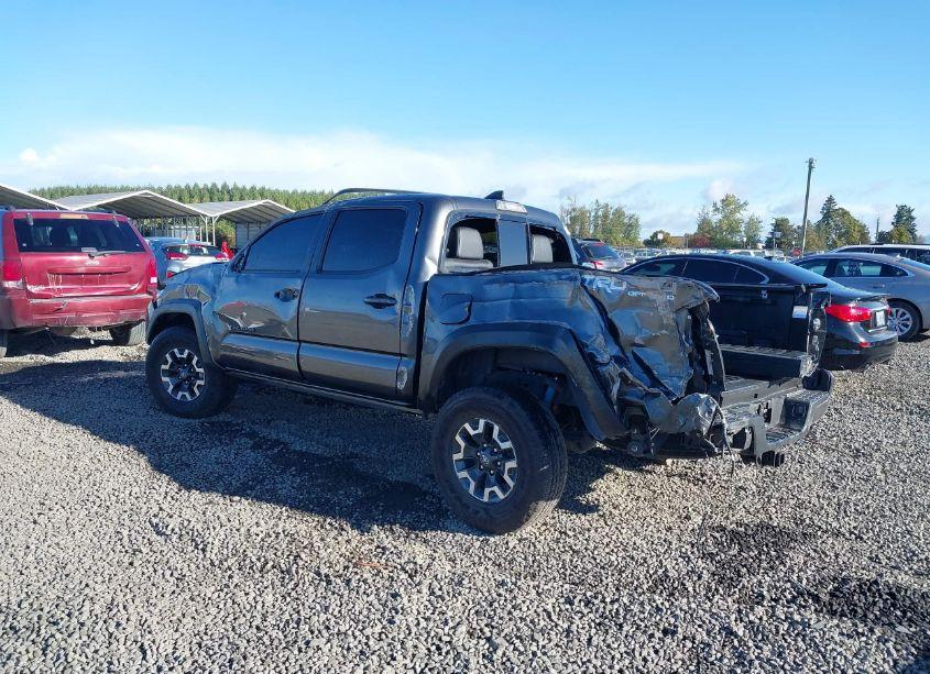 Photo 3 of 2019 Toyota Tacoma 4WD TRD OFF ROAD (VIN 3TMCZ5ANXKM245785)