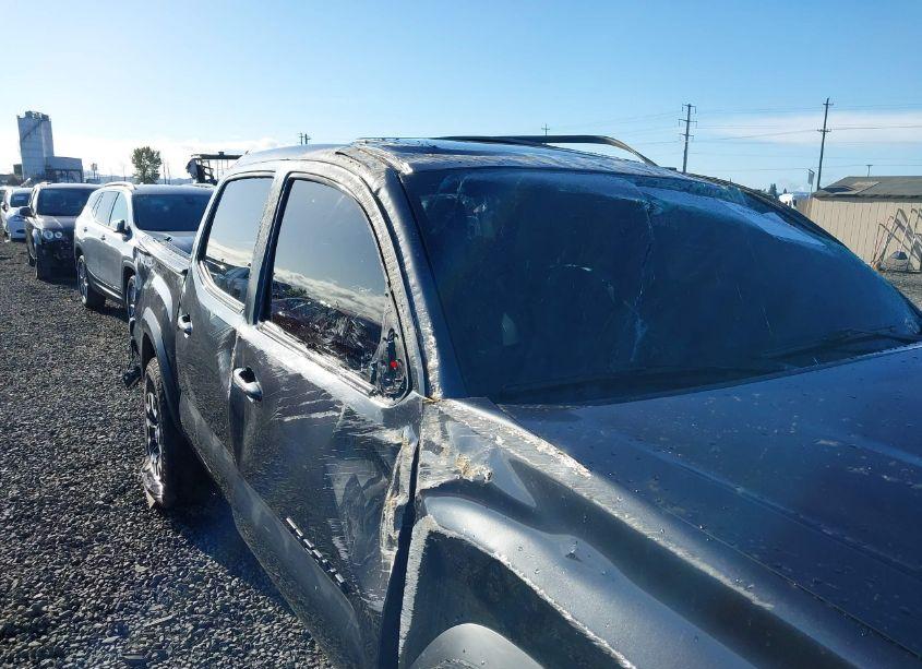 Photo 6 of 2019 Toyota Tacoma 4WD TRD OFF ROAD (VIN 3TMCZ5ANXKM245785)