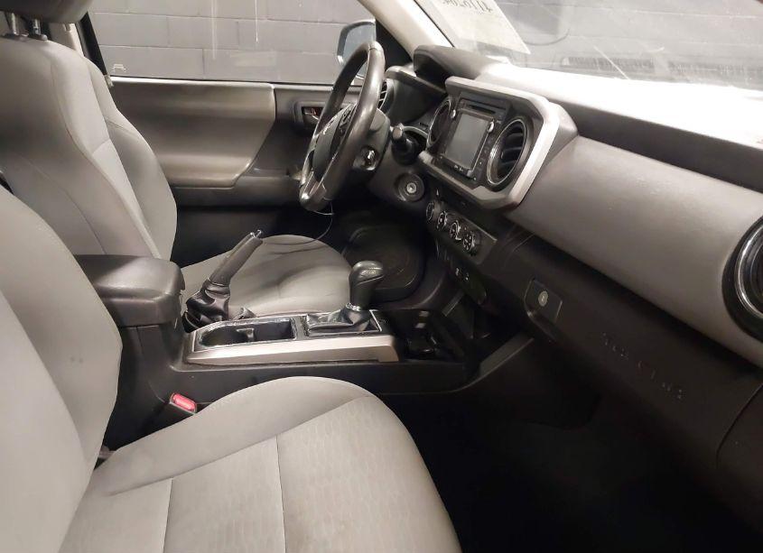 Photo 5 of 2019 Toyota Tacoma SR5 V6 (VIN 3TMCZ5ANXKM264546)