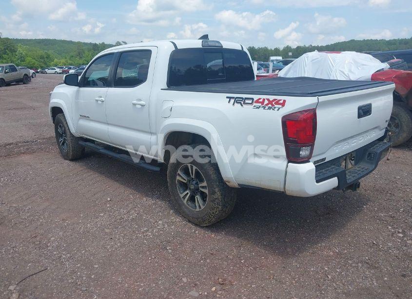 Photo 3 of 2019 Toyota Tacoma TRD SPORT (VIN 3TMCZ5ANXKM272694)