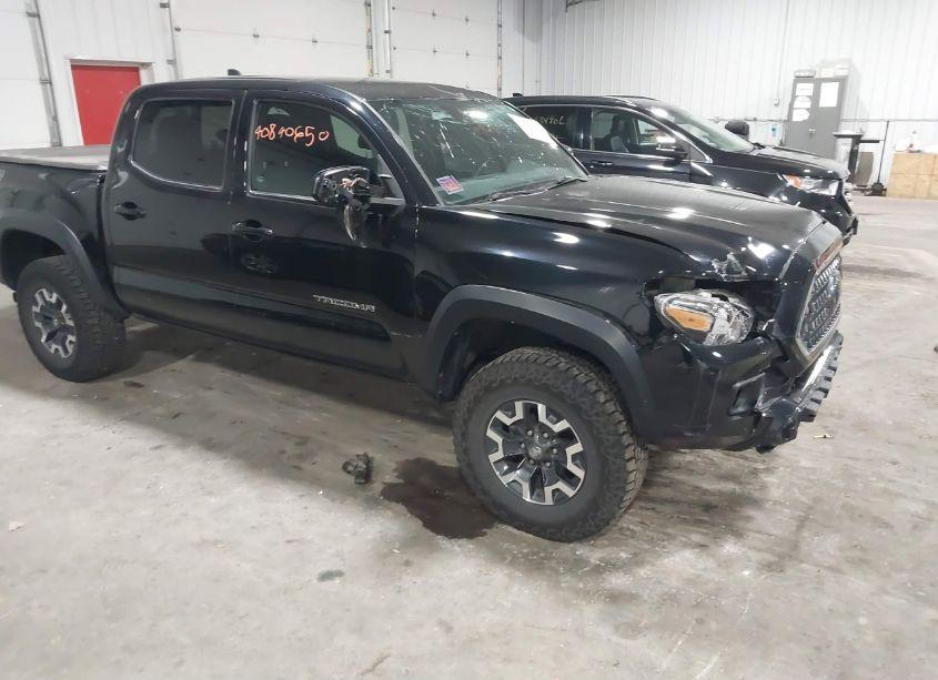 2019 Toyota Tacoma TRD OFF ROAD (VIN 3TMCZ5ANXKM278737) main photo