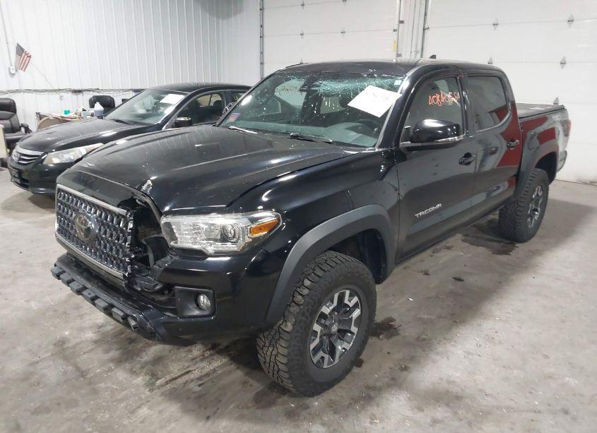 Photo 2 of 2019 Toyota Tacoma TRD OFF ROAD (VIN 3TMCZ5ANXKM278737)