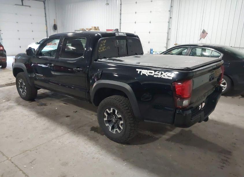 Photo 3 of 2019 Toyota Tacoma TRD OFF ROAD (VIN 3TMCZ5ANXKM278737)