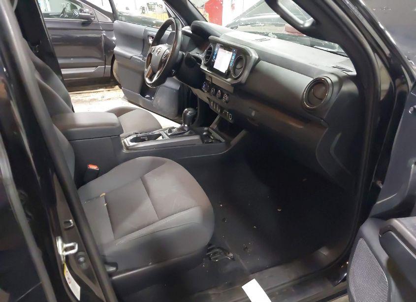 Photo 5 of 2019 Toyota Tacoma TRD OFF ROAD (VIN 3TMCZ5ANXKM278737)