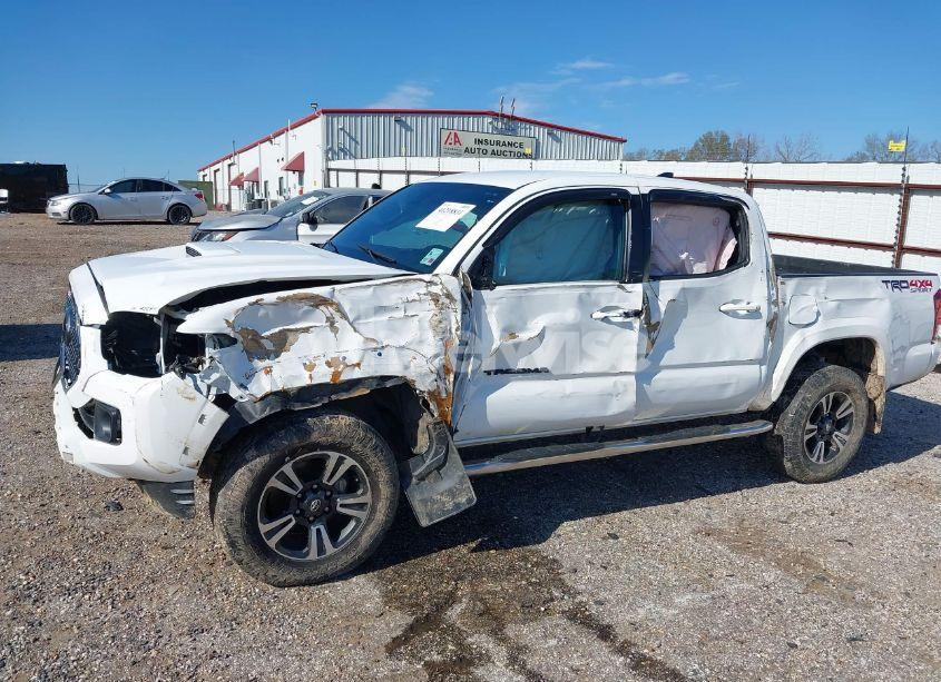 Photo 12 of 2019 Toyota Tacoma TRD SPORT (VIN 3TMCZ5ANXKM286403)