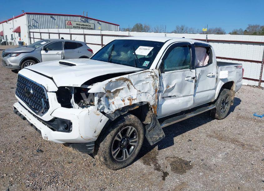 Photo 2 of 2019 Toyota Tacoma TRD SPORT (VIN 3TMCZ5ANXKM286403)
