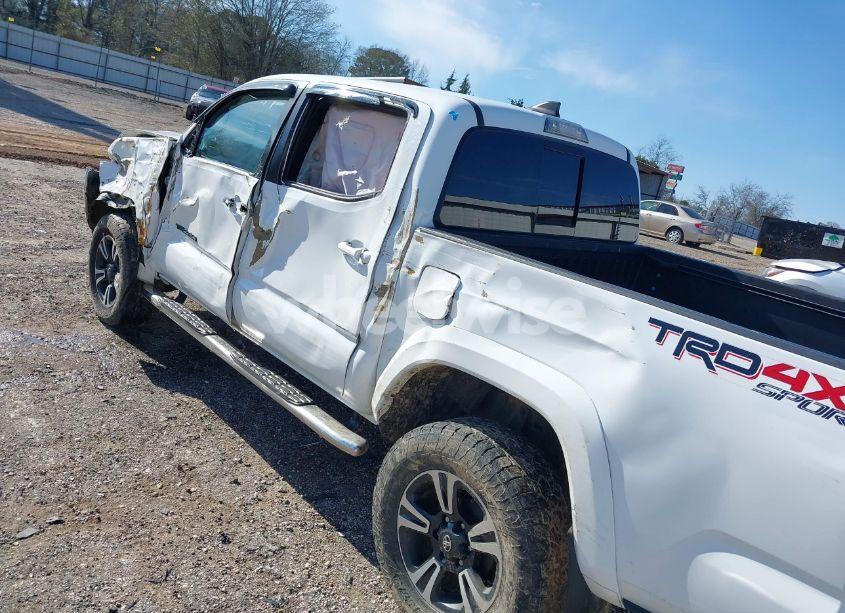 Photo 22 of 2019 Toyota Tacoma TRD SPORT (VIN 3TMCZ5ANXKM286403)
