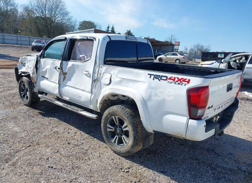 Photo 3 of 2019 Toyota Tacoma TRD SPORT (VIN 3TMCZ5ANXKM286403)