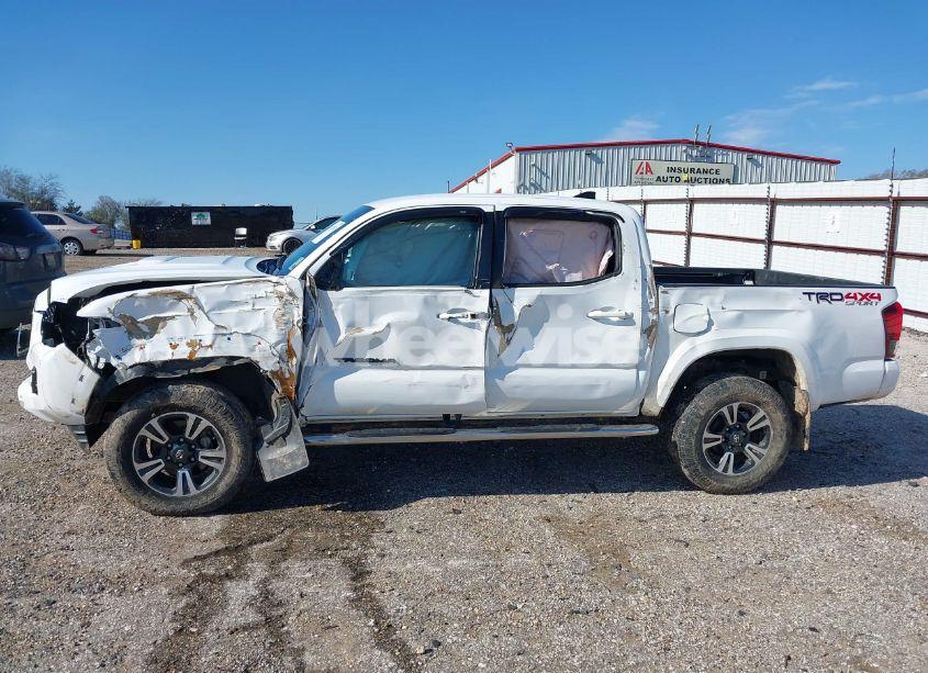 Photo 6 of 2019 Toyota Tacoma TRD SPORT (VIN 3TMCZ5ANXKM286403)