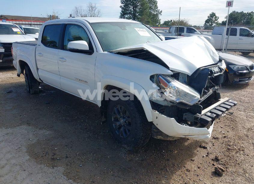 2020 Toyota Tacoma SR5 V6 (VIN 3TMCZ5ANXLM296320) main photo