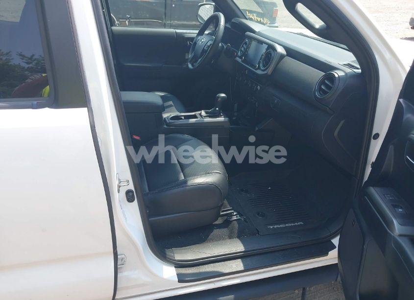 Photo 5 of 2020 Toyota Tacoma TRD OFF-ROAD (VIN 3TMCZ5ANXLM354281)