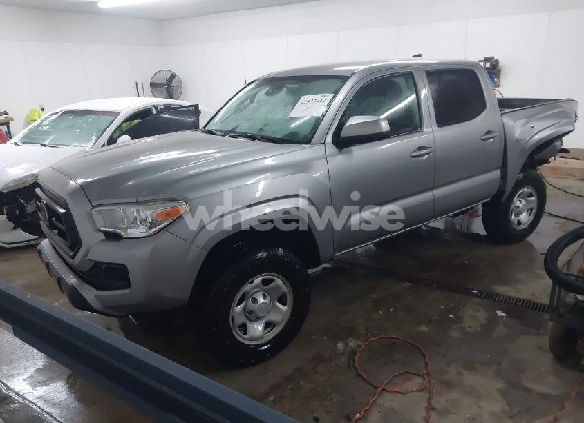 Photo 2 of 2021 Toyota Tacoma SR V6 (VIN 3TMCZ5ANXMM402315)